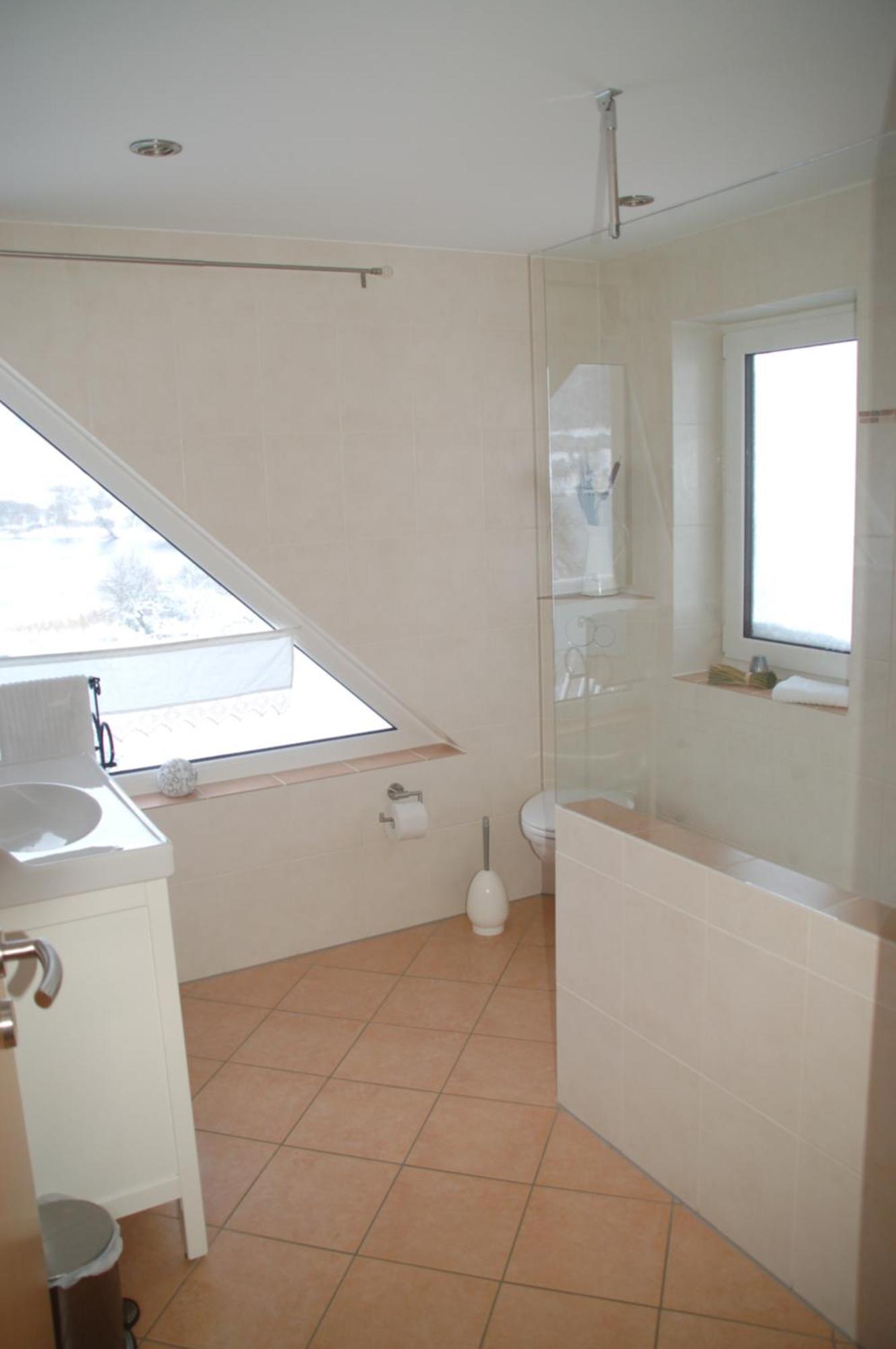 Hotel-Ferienwohnungen Cafe Maarblick Schalkenmehren Quarto foto