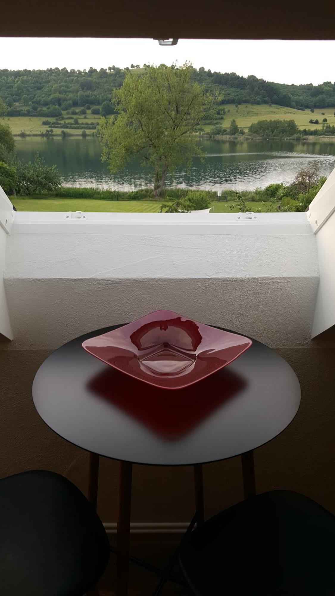 Hotel-Ferienwohnungen Cafe Maarblick Schalkenmehren Exterior foto