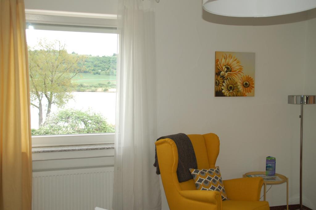 Hotel-Ferienwohnungen Cafe Maarblick Schalkenmehren Exterior foto